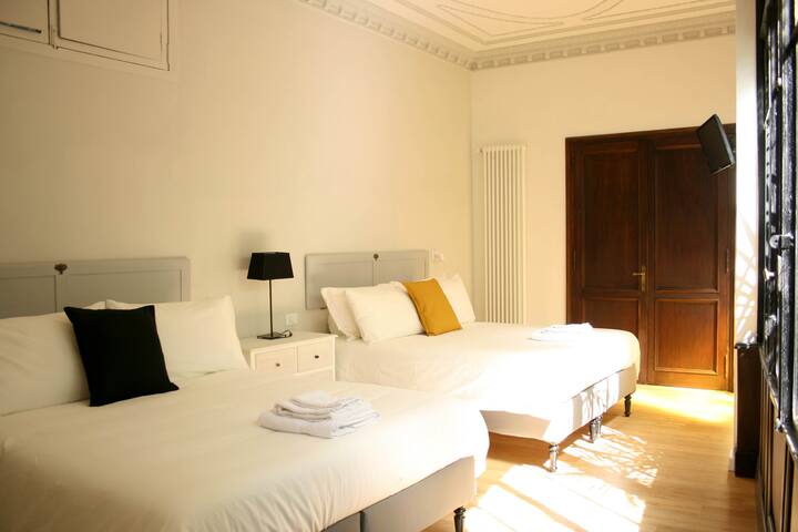 A peaceful garden behind the Coliseum gallery image 3