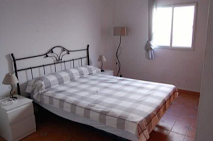 Dhomë gjumi dopio super e rehatshme me shumë hapësirë ruajtjeje