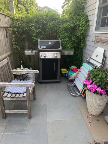 Walk-to-Beach Comfortable, Spacious Getaway! gallery image 3