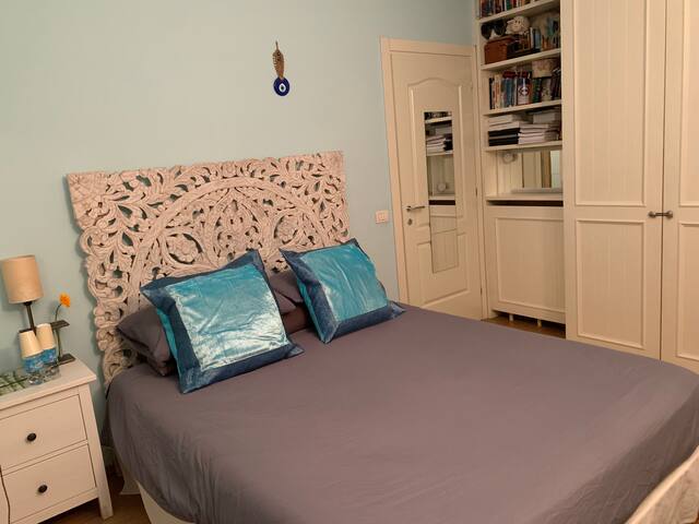 Centrally located 10 minute walk to Duomo/La Scala gallery image 5