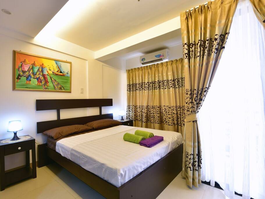 Bed & curtains