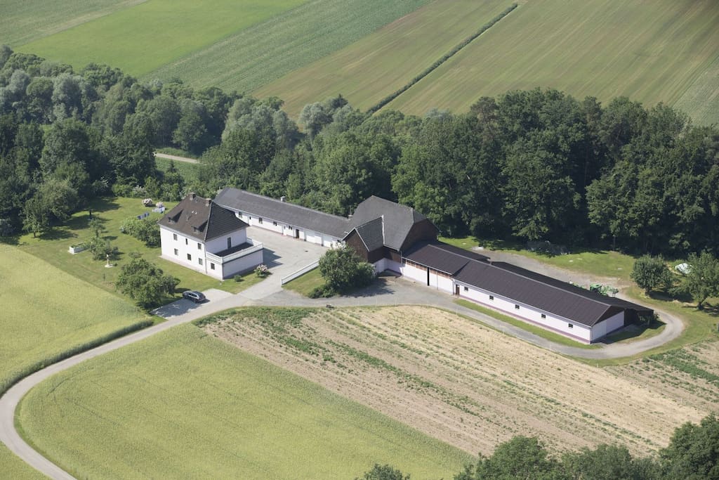 Luftbild des Anwesens