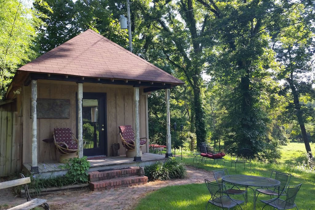 The Sunflower Cottage on the River in Clarksdale Cottages for Rent in