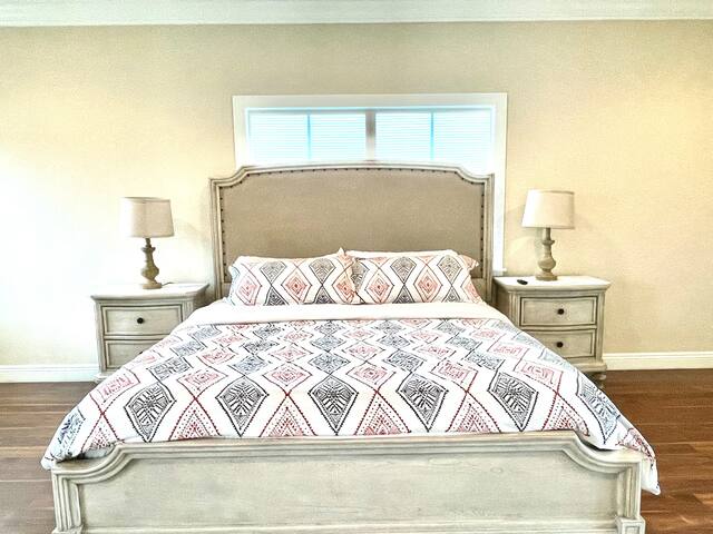 Spacious 3BR/3.5BA Home Fit For Foodies in SGV