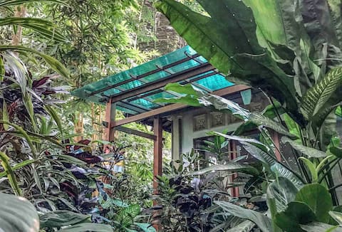 Cozy Wayan Sueta's Garden Villa 2