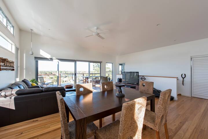 Byron Shire luxury ocean view+pool+2 min to beach gallery image 3