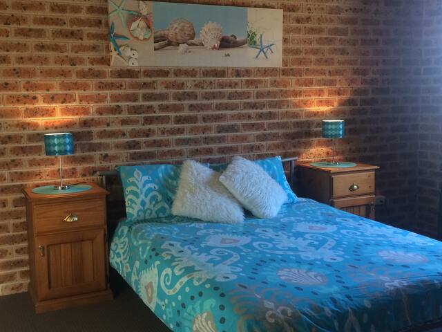 Kiama Downs 2 Room Comfort :)