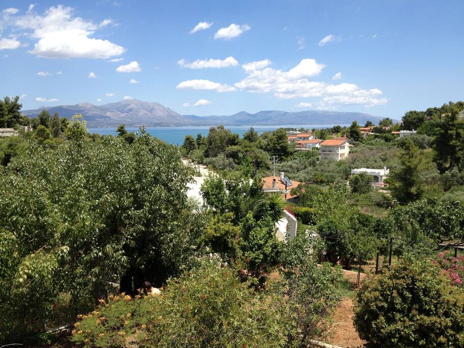 Θέα από την κύρια βεράντα