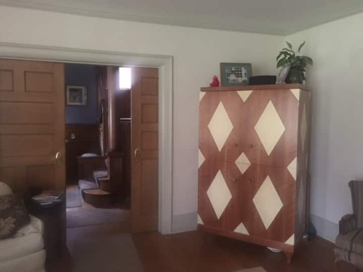 Spacious Home In Elmwood Village-best Location - Buffalo, NY