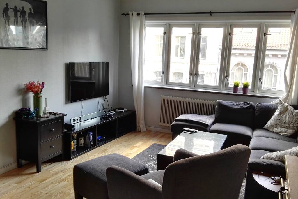 View over the livingroom area