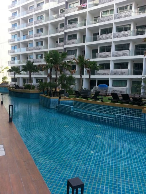 Side Pool View