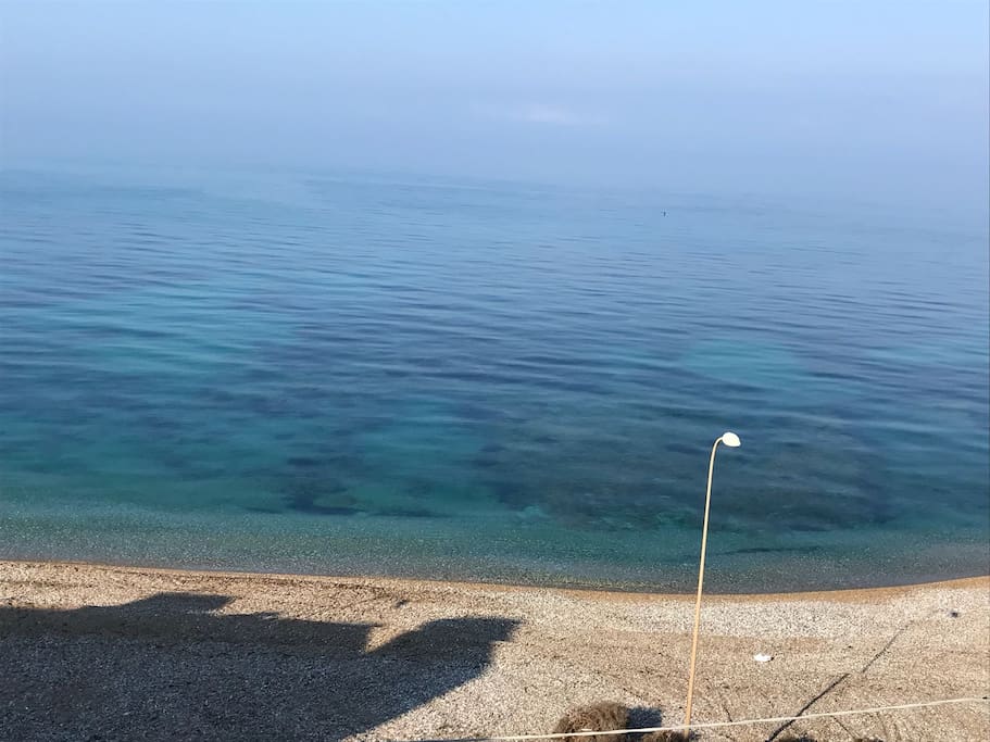 spiaggia fronte casa