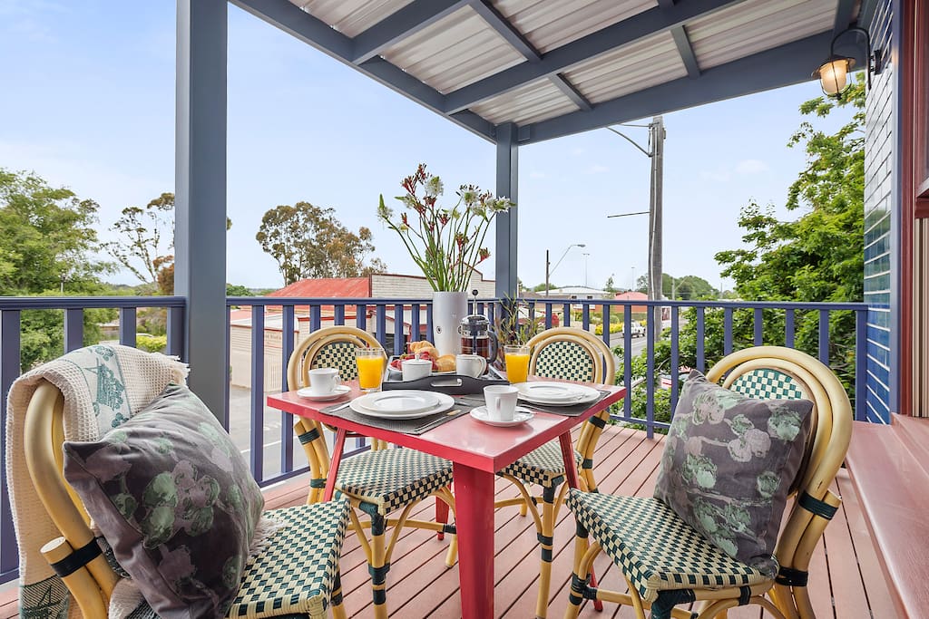 Balcony - Relax and enjoy best view of historic piper st