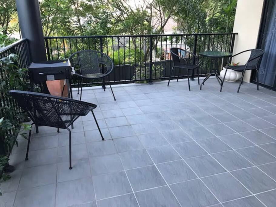 Large deck with bbq facilities.