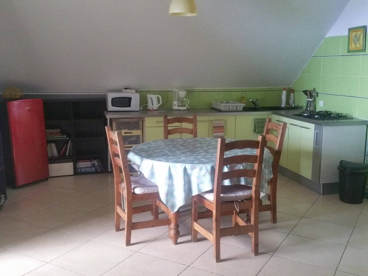 Popular Airbnb listing: You paid for it in Saint Leu