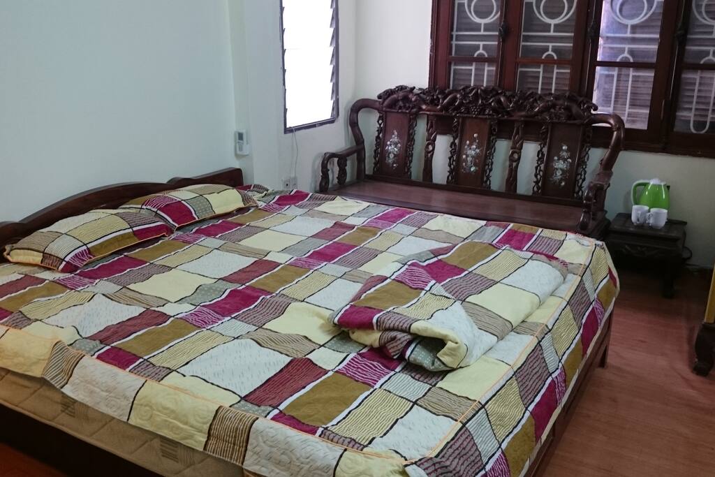 Room overview (1 bedroom + 1 couch)