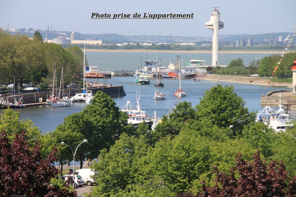 Vue sur le port de pêche d'Honfleur