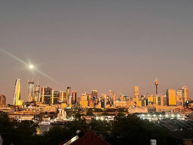 Inner city house with pool and great views