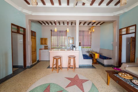 KoMe Beach House