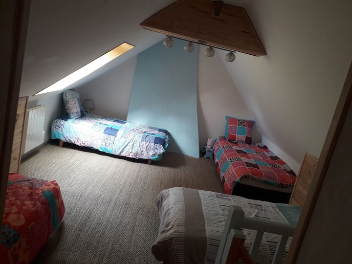 2 .º dormitorio 4 camas individuales