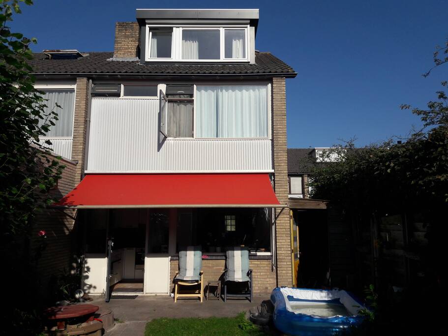 Centrally placed; Spacious house with a big garden Houses for Rent in