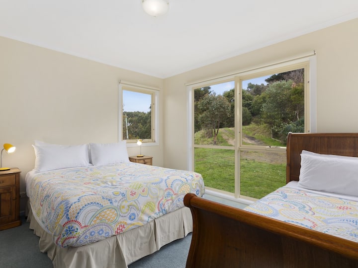 Lit queen size et chambre simple