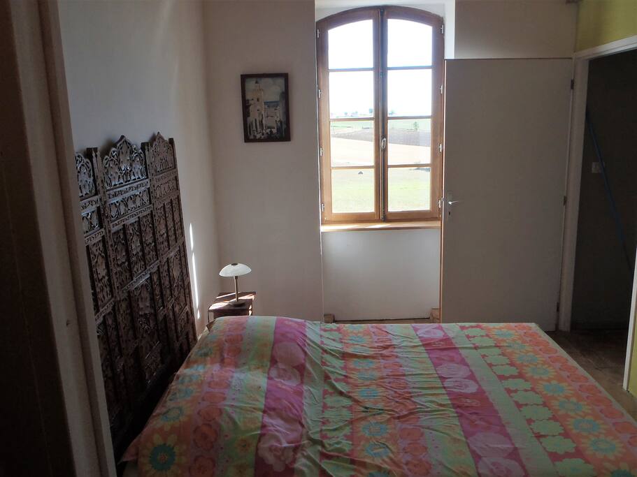 Chambre 2 : en rdc avec salle de bains