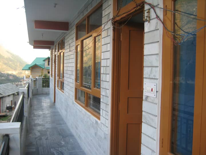 Himalayan Velocity Lodge, Kullu