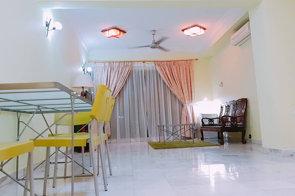 Living room has aircone, TVset and hype TV include many channels. Korean channel, Chinese Channel, Japanese Channel, Arab channel... etc.
Sofa and table, high speed wifi
