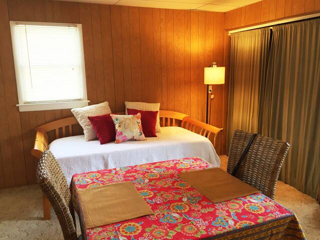 Private, little apartment to snuggle in Fairfield