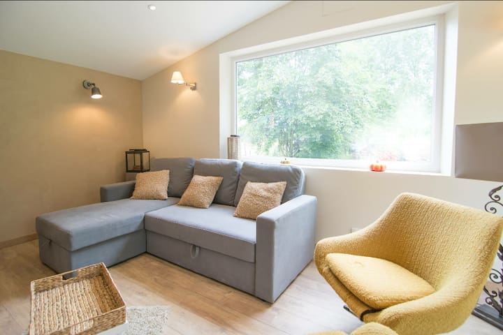 Great countryside flat, fits 4 (+2 on sofa bed)