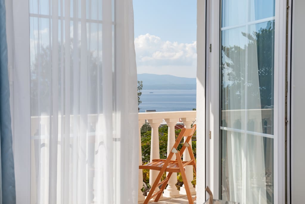 balcony sea view