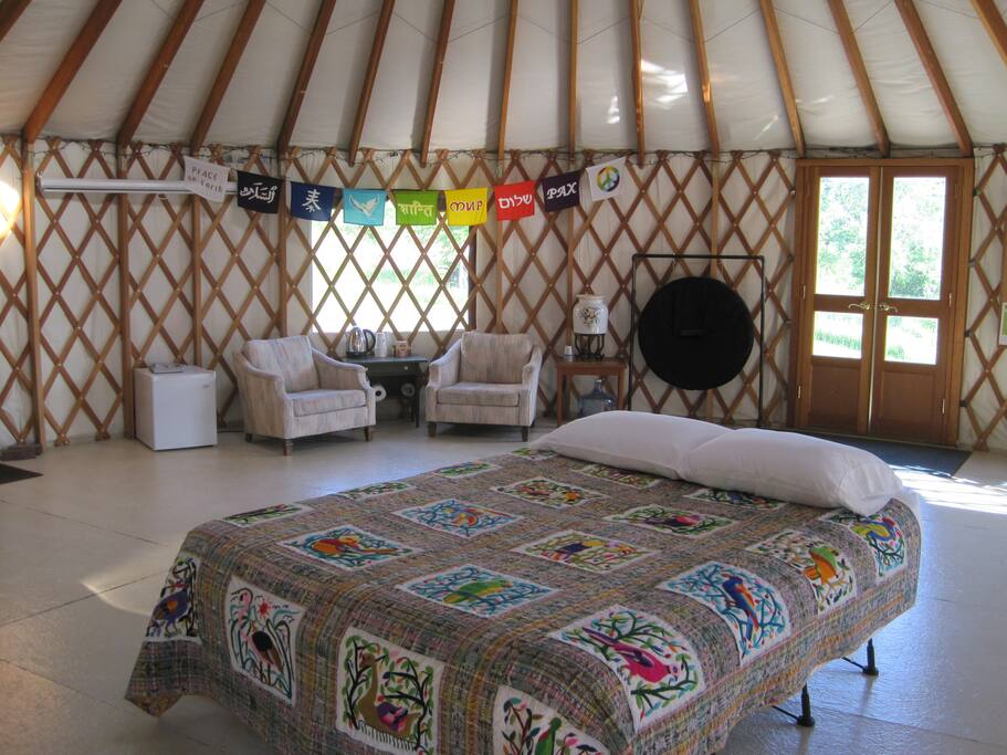 Queen raised air bed