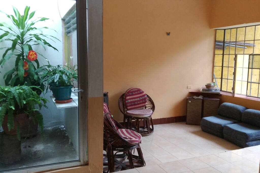 sala y jardín