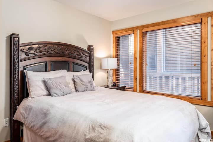 Second floor bedroom with queen bed and sofa bed
