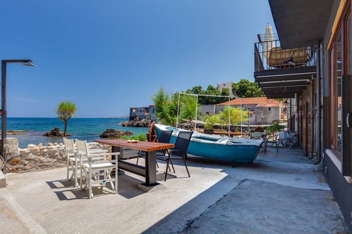 Pazzl- Rustic sea-side living gallery image 4