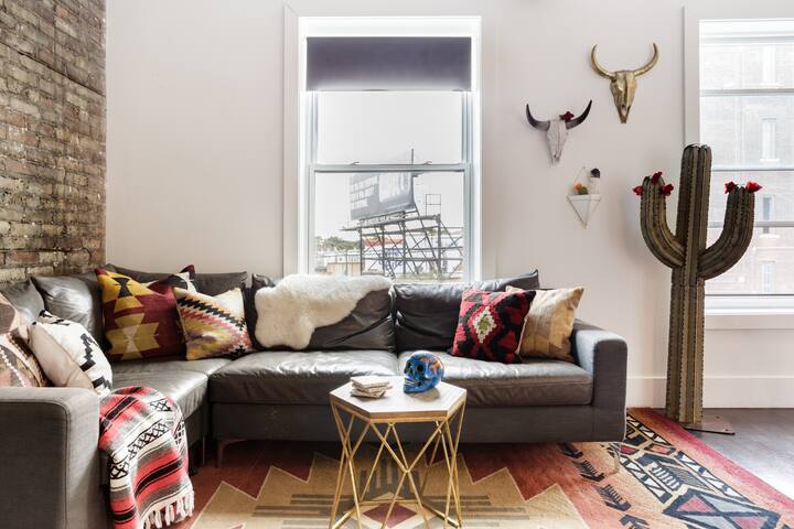 El Motel Tres Penthouse in Logan Square w/grill