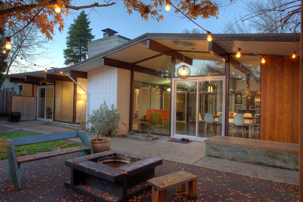 Mid Century Modern Home - Houses for Rent in Beaverton, Oregon, United