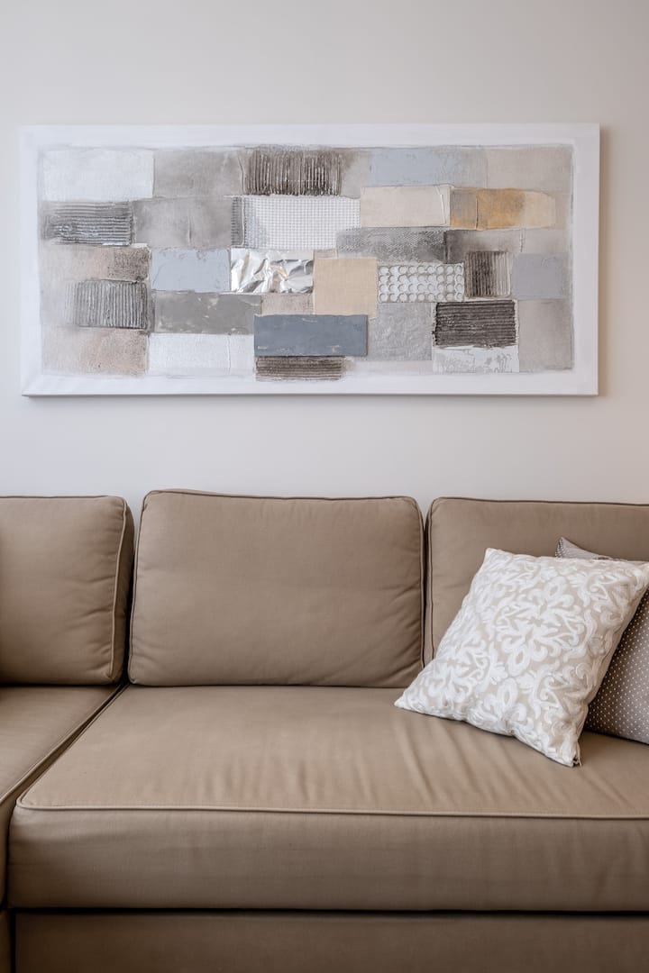 Brand New Luxury Spacious 2 BDRM Apt &Free Parking