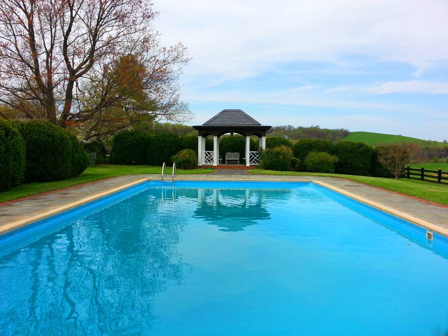 Private pool plus tennis court