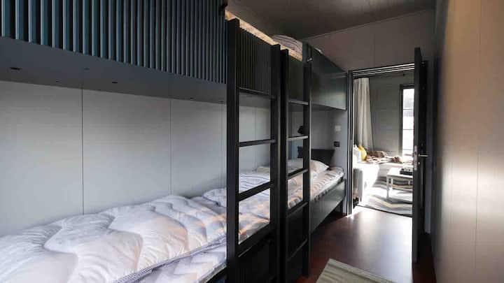 Ubicación construida, camas de calidad hotelera, 4 camas individuales