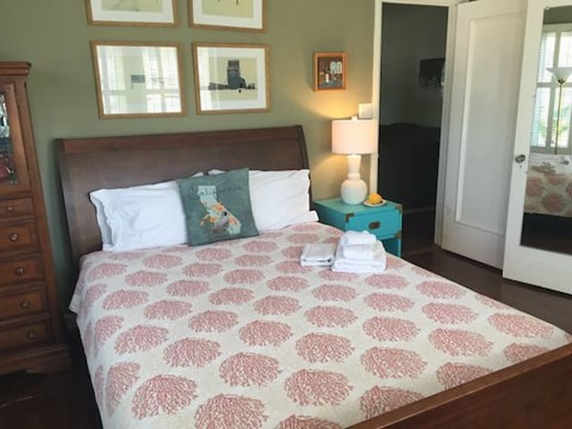 Two Bedrooms in Gorgeous Caltech Area – Pasadena