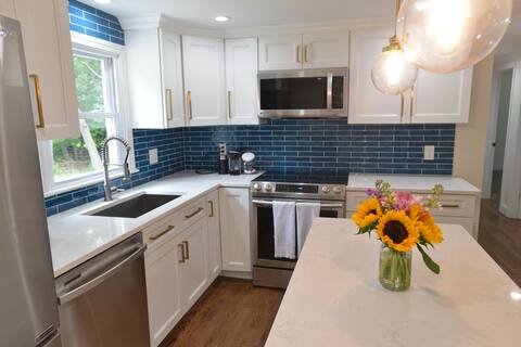 Super Private, Luxe Retreat. Close to Newport, RWU