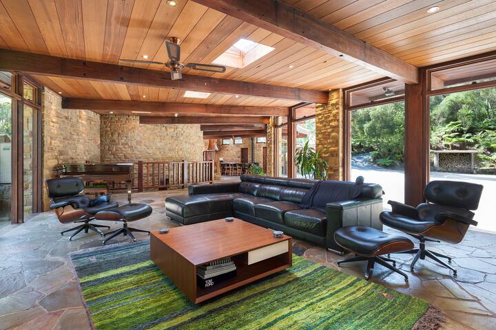 Coomalie House – Mid century inspired luxury gallery image 5
