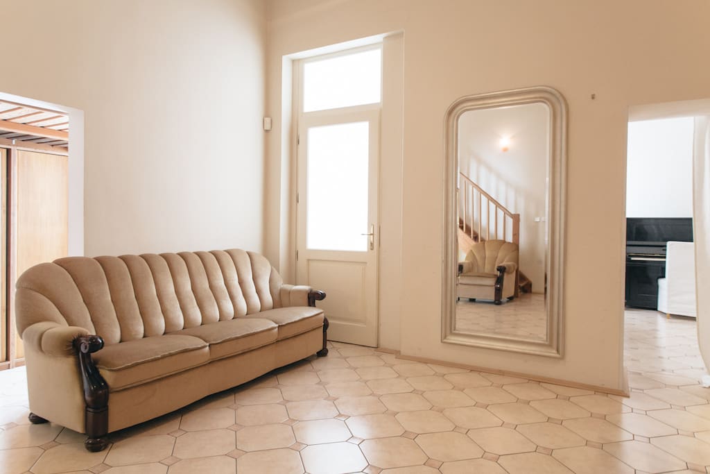 Floor length mirror to prepare to go out