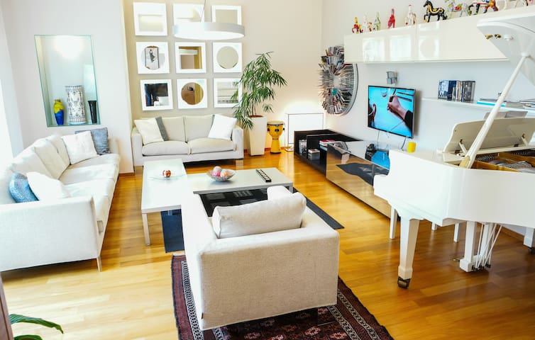 Large luxury villa in central Prague