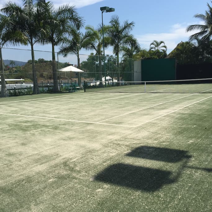 2 canchas de tenis profesionales