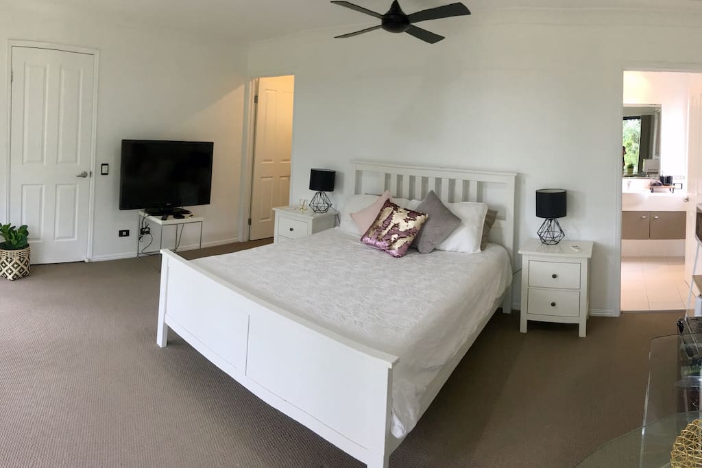 Private self contained bedroom suite