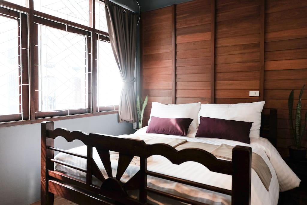 ROOM 2A : Ama's room/private restroom/Queen size bed/2 people