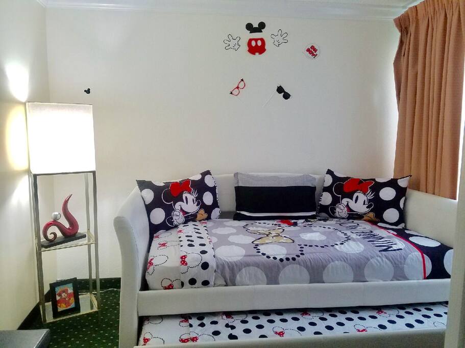 SECOND ROOM